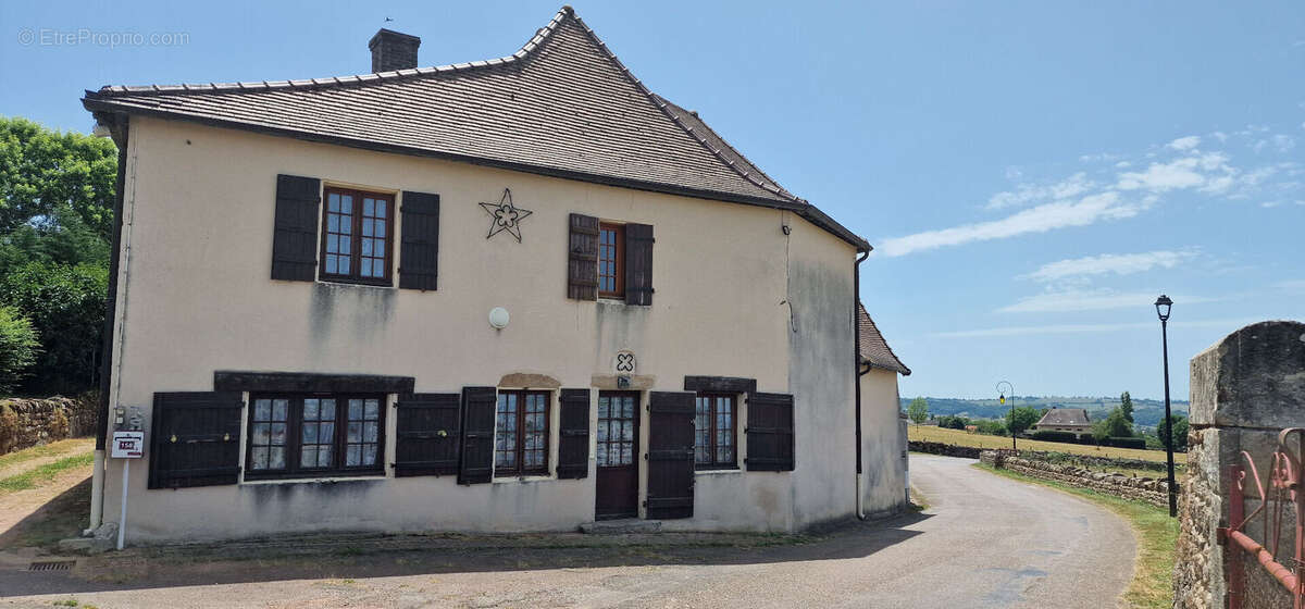 Maison à SAINT-GERMAIN-EN-BRIONNAIS
