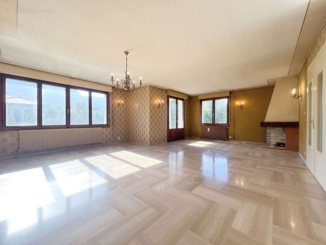 Appartement à CLUSES