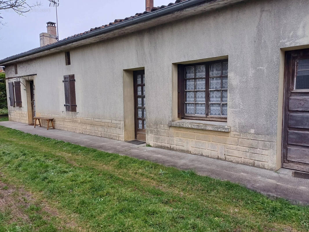 Maison à LA FAYE
