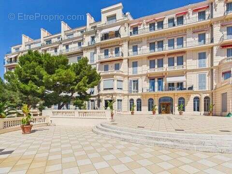 Appartement à ROQUEBRUNE-CAP-MARTIN