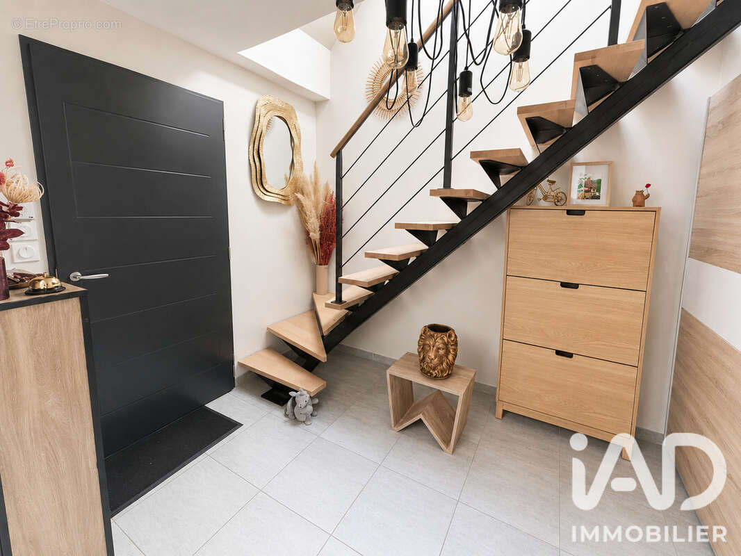 Maison 141 m² à Monts  - photo 7