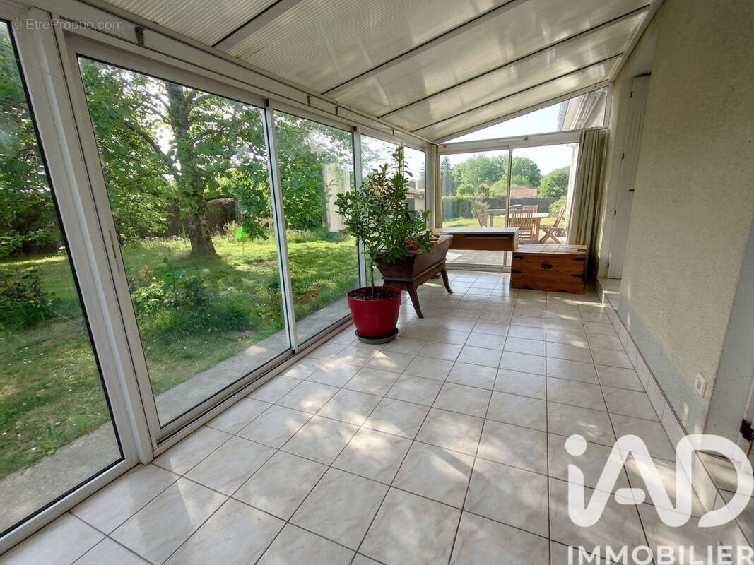 Maison 93 m² à Saint-Junien  - photo 3