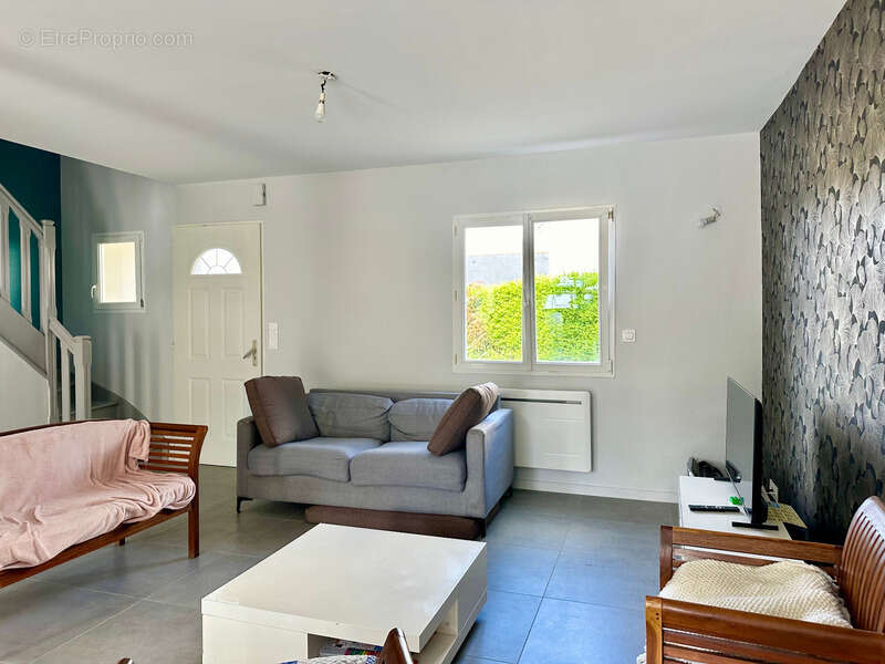 Maison à vendre de 4 chambres, 115m² de 2005 pièces VIVY (49680) - photo 6