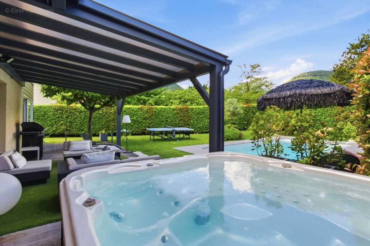 Maison à SAINT-GEORGES-DE-COMMIERS