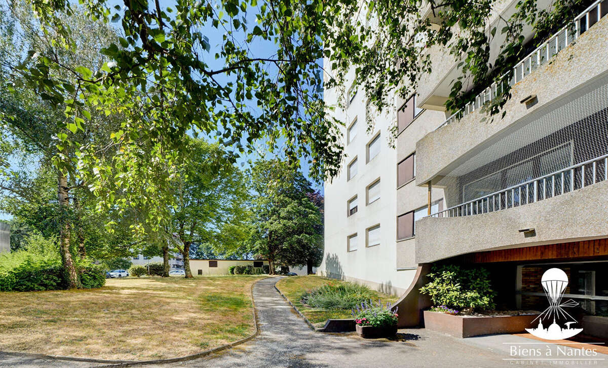 A Vendre Appartement T3 m² + une place de stationnement + une cave - photo 7