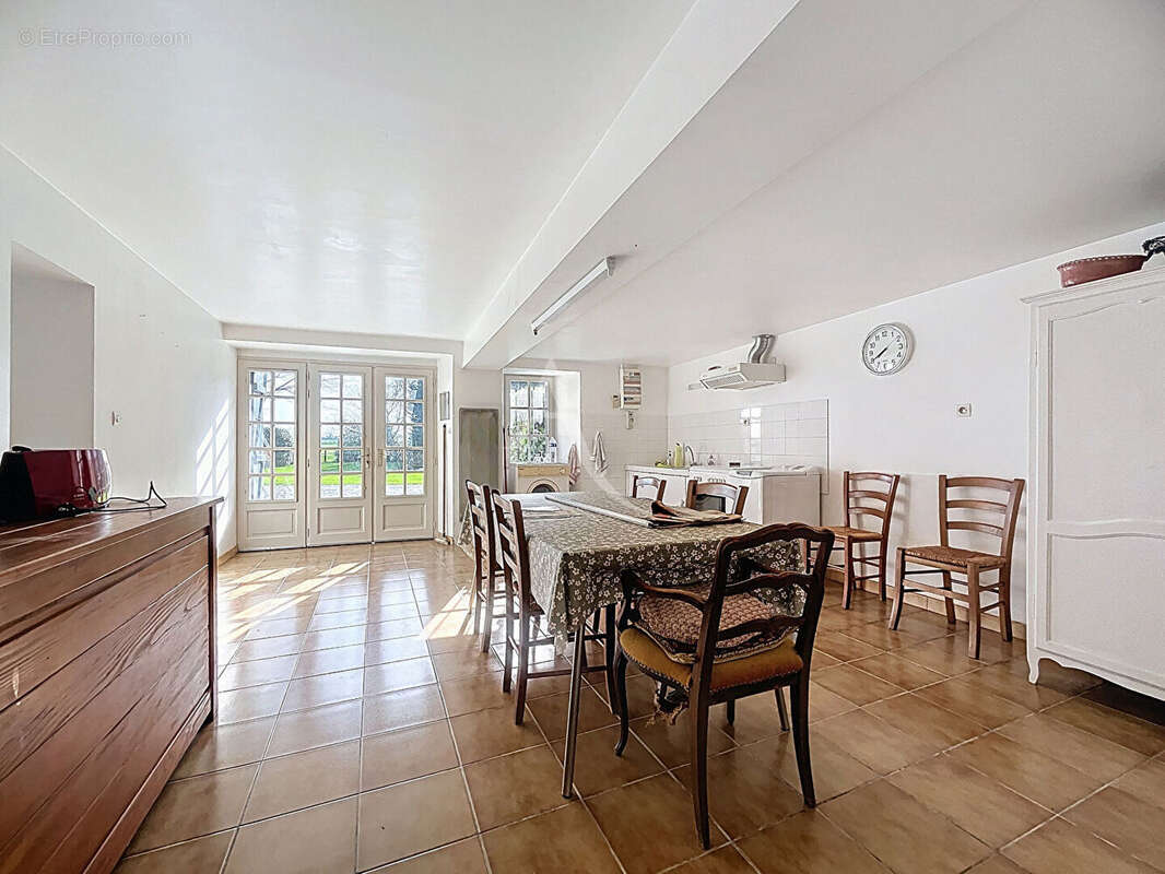 Maison à SAINTE-GEMMES-D'ANDIGNE