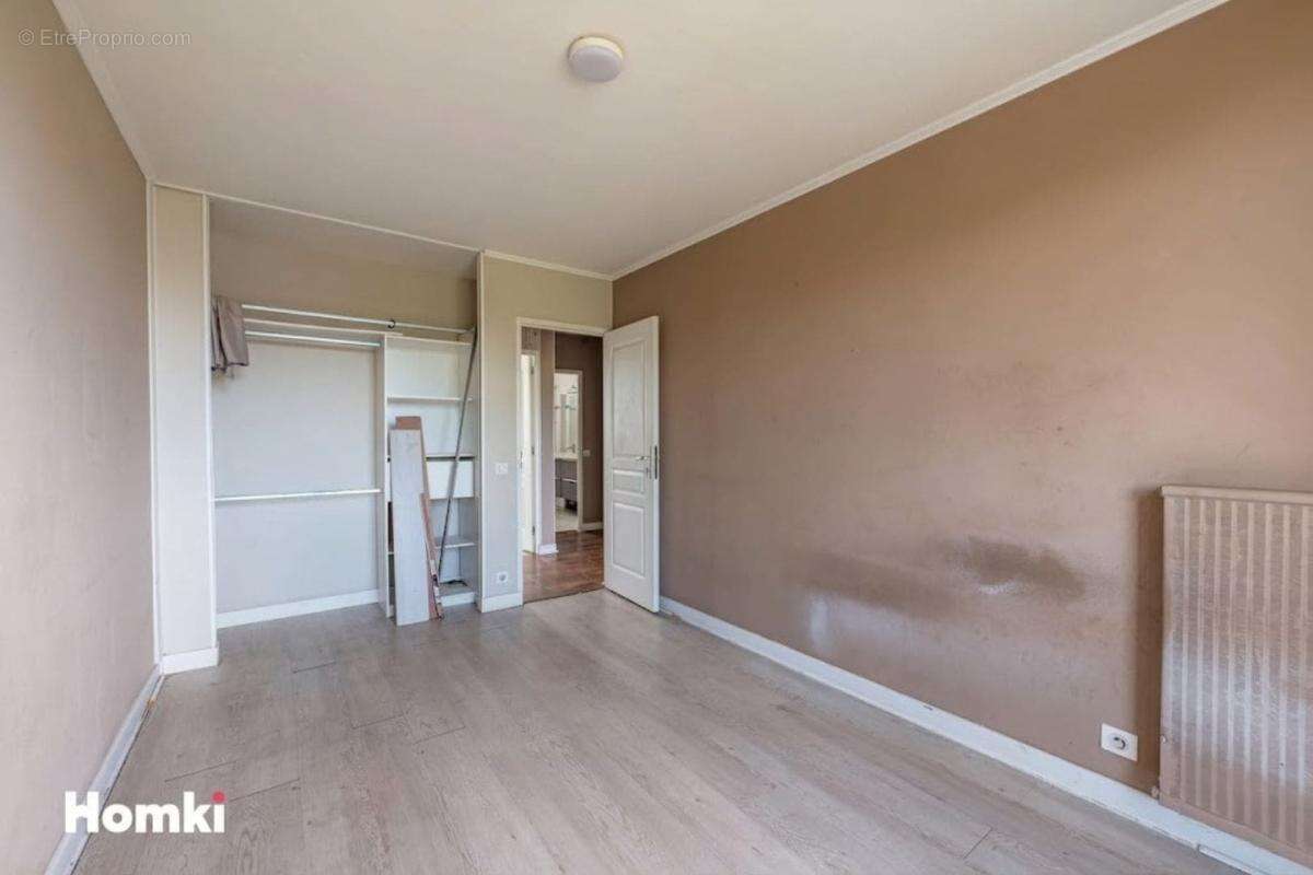 Appartement à PIERRE-BENITE