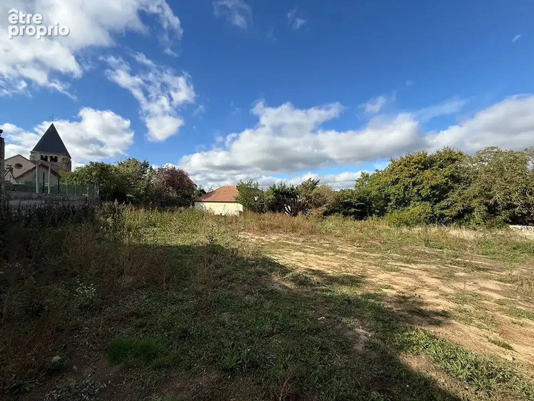 Terrain constructible Désertines 918 m2 - photo 1