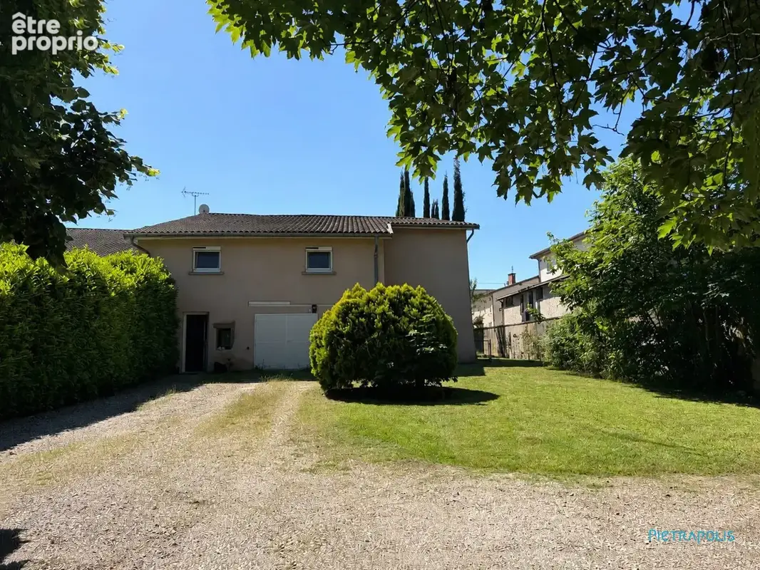 Maison 8 pièces 212 m² · à Pont-Évêque · 211,8 m² · 420 000 €