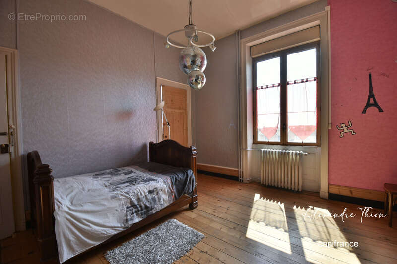 Maison à CHAZEY-SUR-AIN