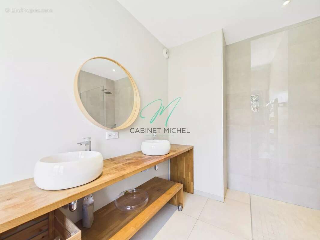 Maison à ROQUEFORT-LES-PINS