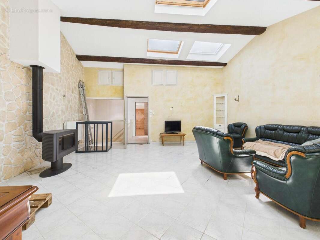 Maison 195 m² à Moux  - photo 3