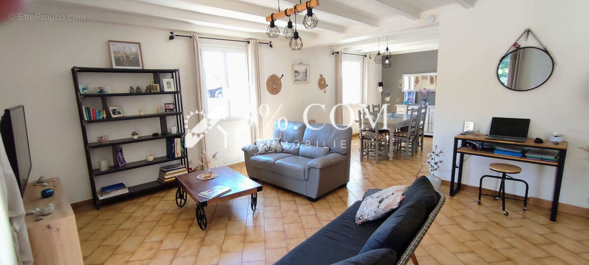 Maison à VALREAS