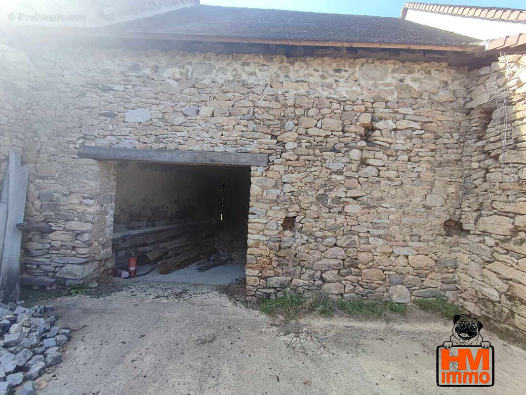 Maison à SAINT-HILAIRE-LES-PLACES