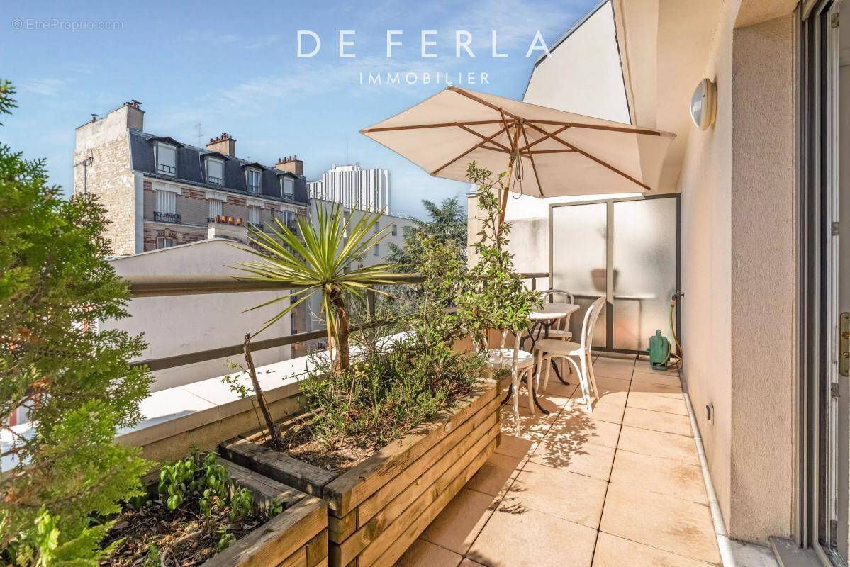 Appartement à PARIS-14E