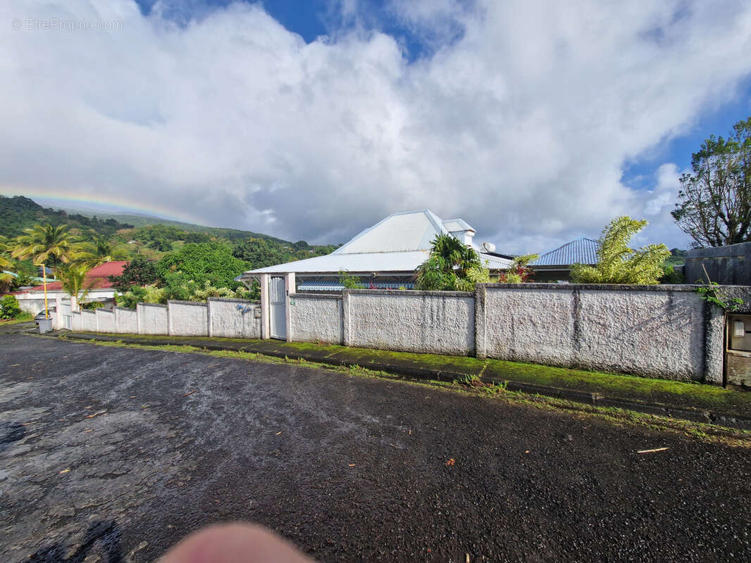 Belle villa F4-F5 à vendre à Saint-Claude avec belle vue montagne en EXCLUSIVITÉ - photo 3