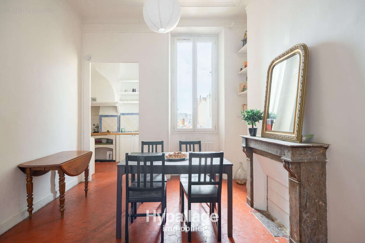 Vend type 3 balcon lumineux cave ancien 13001 Marseille - photo 3