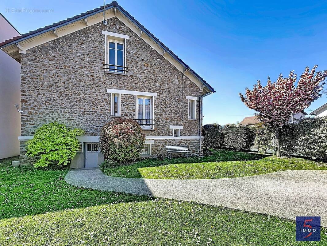 Maison à VAIRES-SUR-MARNE