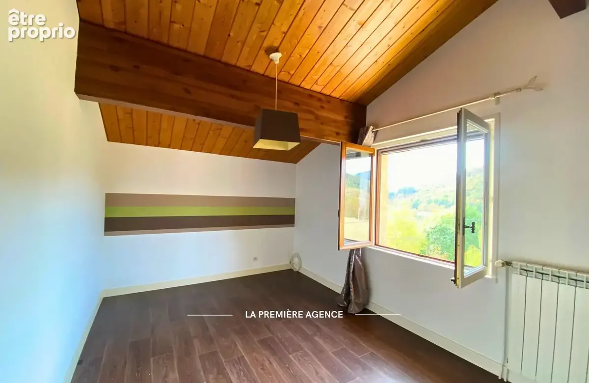 Maison 9 pièces 156 m² à vendre à Saint-Forgeux (69490) - photo 8