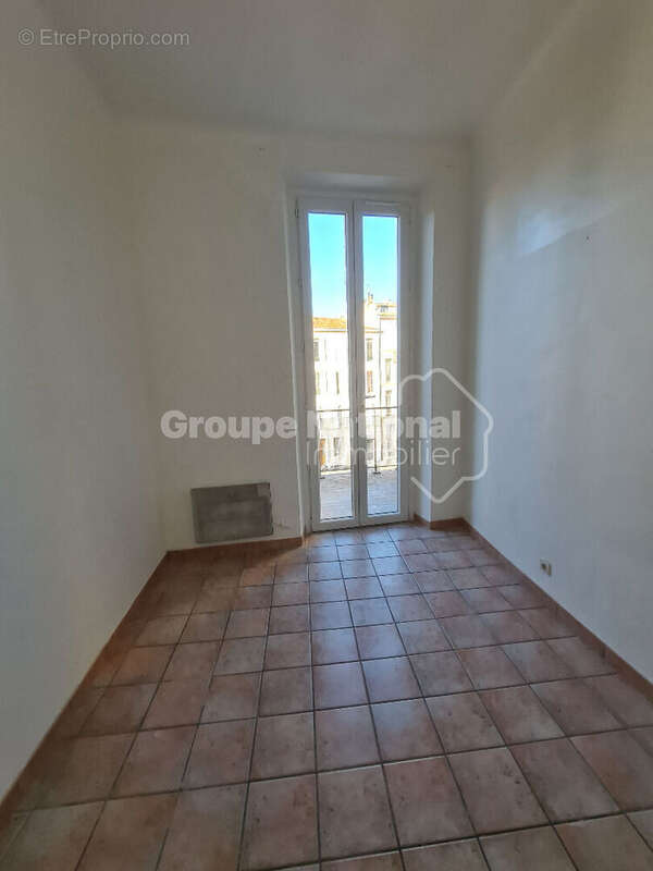 Appartement à MARSEILLE-1E