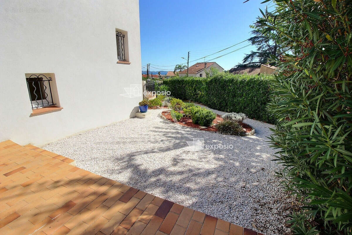 Appartement à CARQUEIRANNE