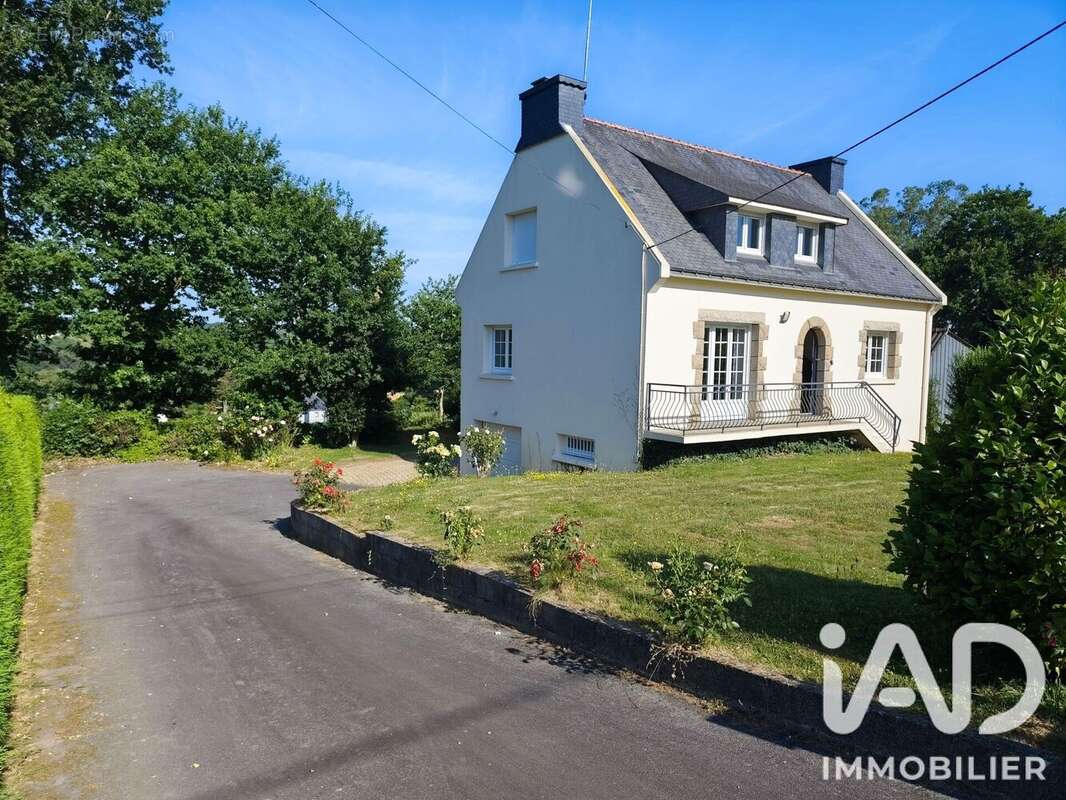 Maison 107 m² à Saint-Thuriau  - photo 2