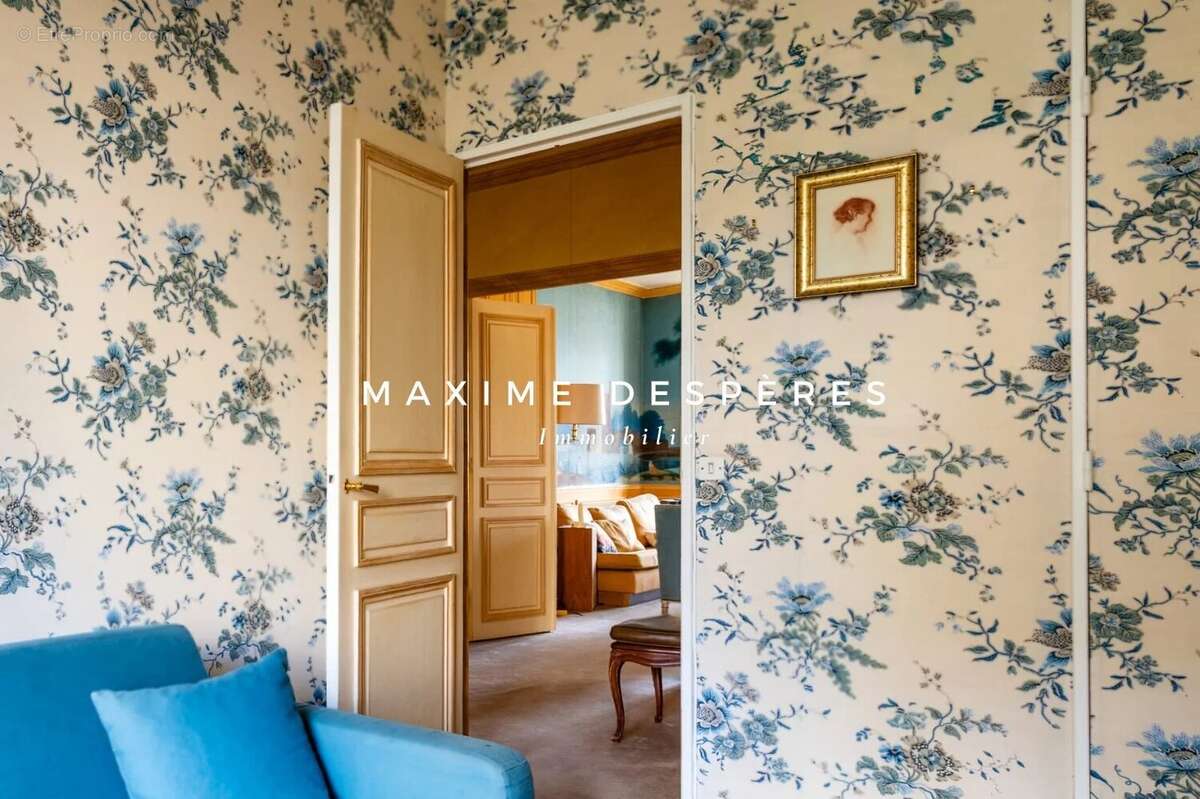 Appartement à NEUILLY-SUR-SEINE