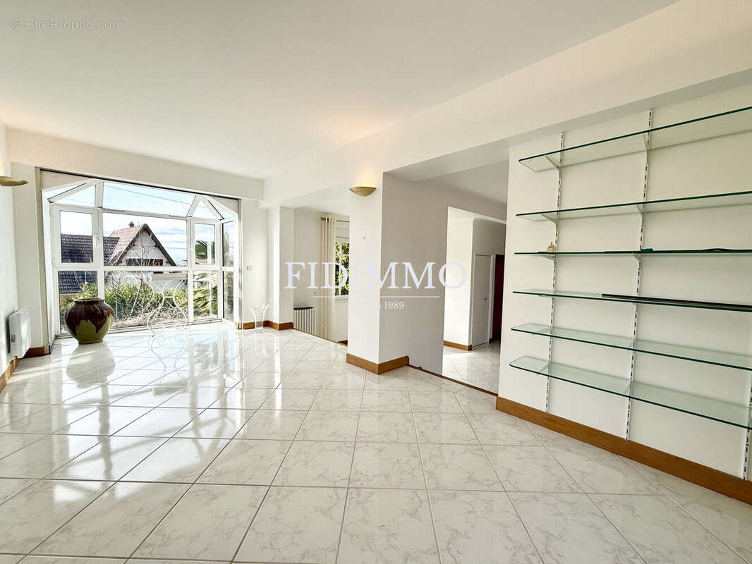 Maison à CHENNEVIERES-SUR-MARNE