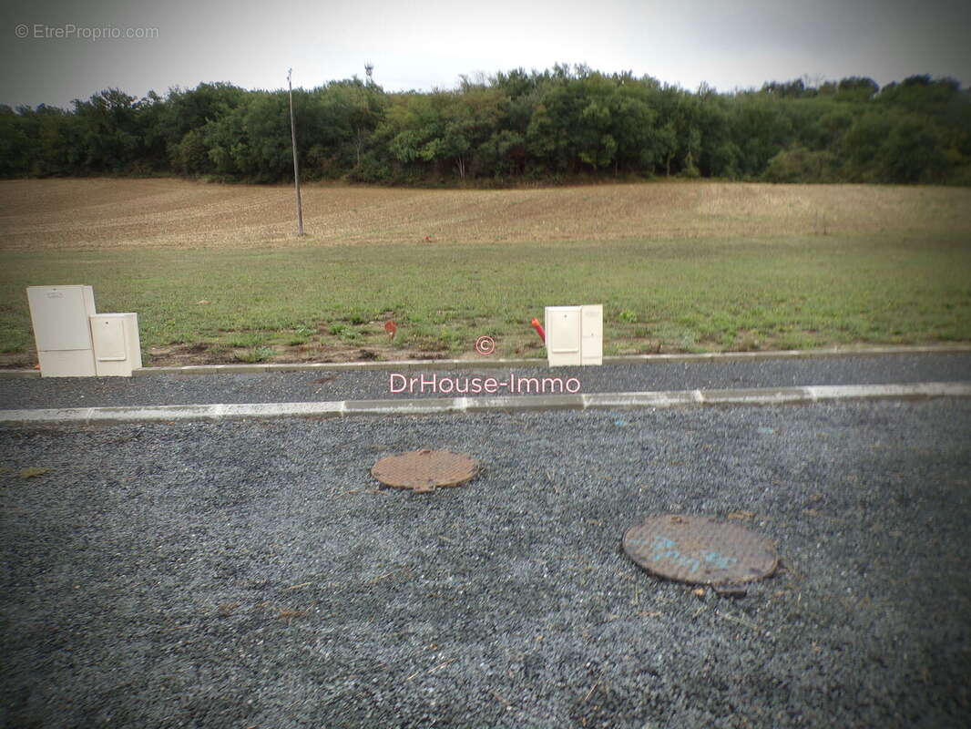 Terrain à SAINT-GAUZENS