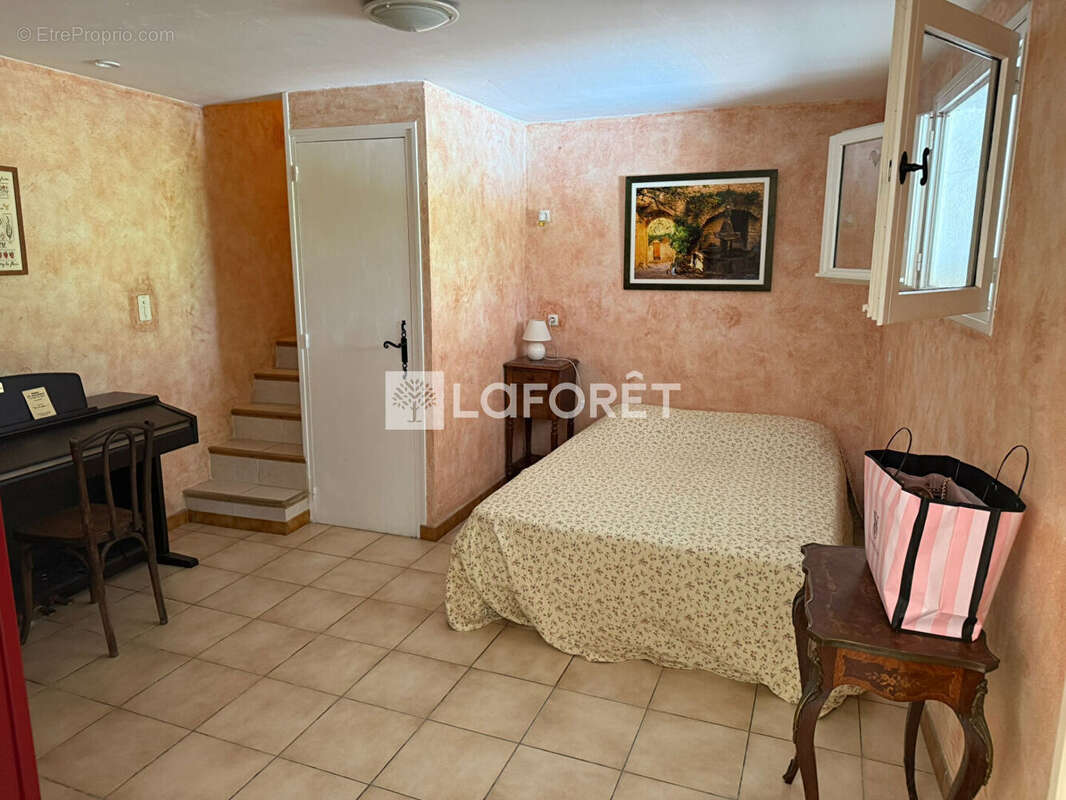 BERGERIE A FAYENCE  DANS UN HAMEAU  3+1pièce(s) 100 m2 avec 60m² de dépendances et très belle piscine - photo 17
