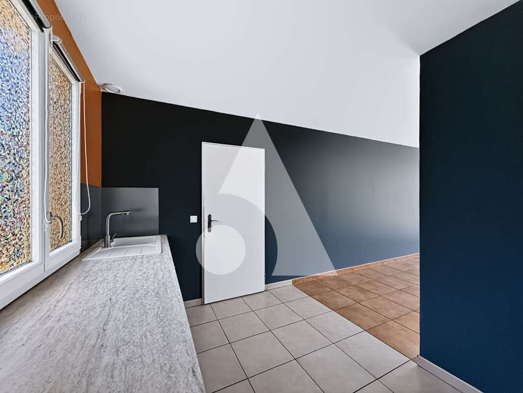 Maison avec sous-sol total et garage double à Frépillon 6 pièce(s) 128.1 m2 - photo 3