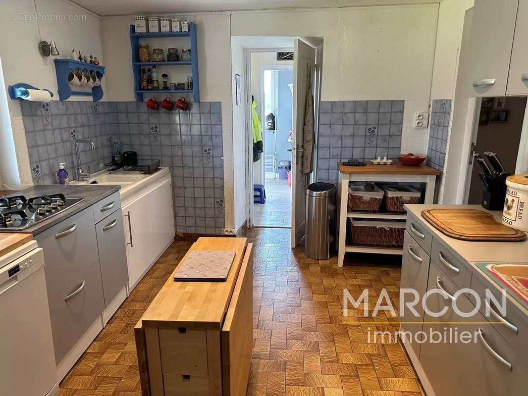 Maison à SAINT-LEGER-BRIDEREIX