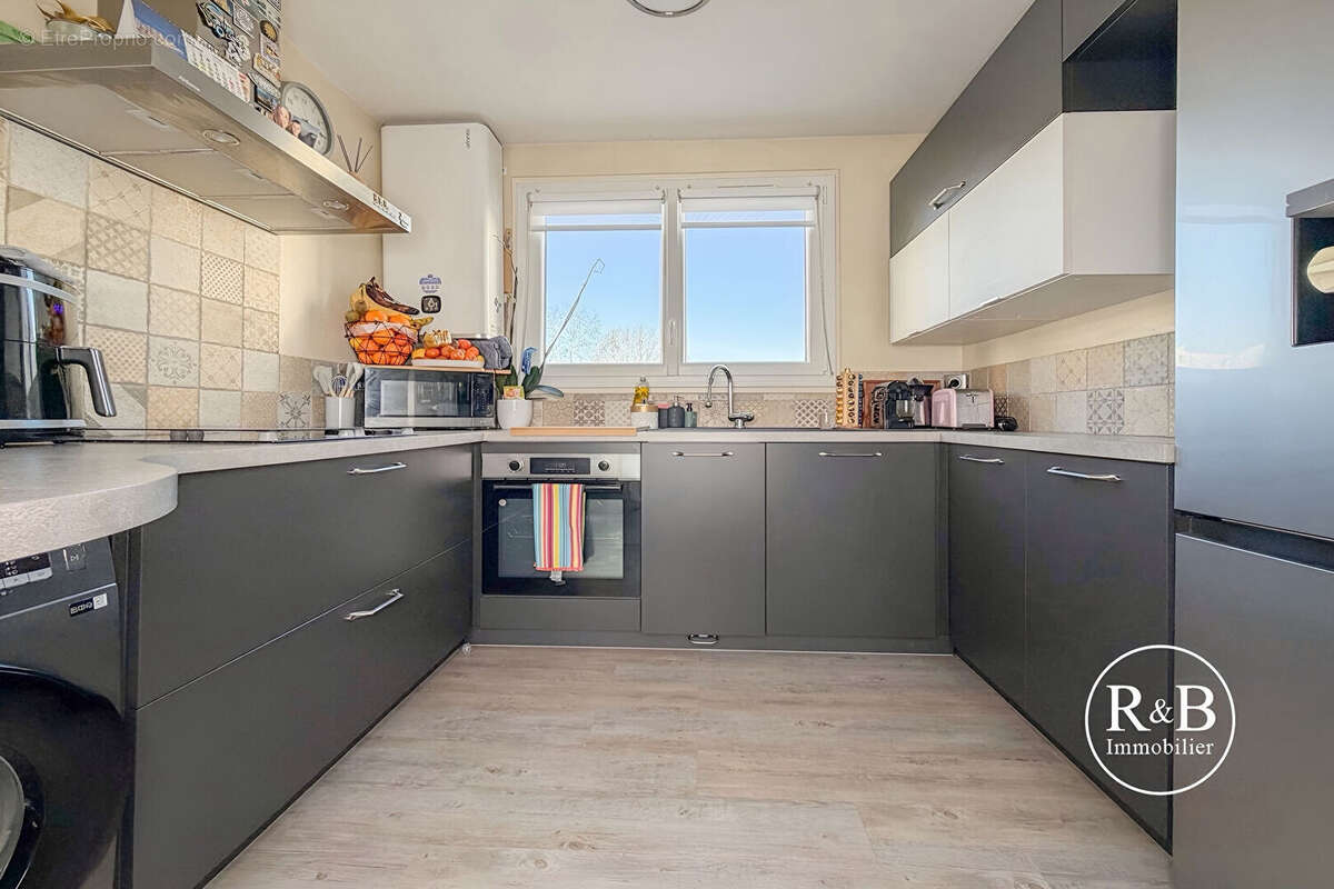 Appartement à LES CLAYES-SOUS-BOIS