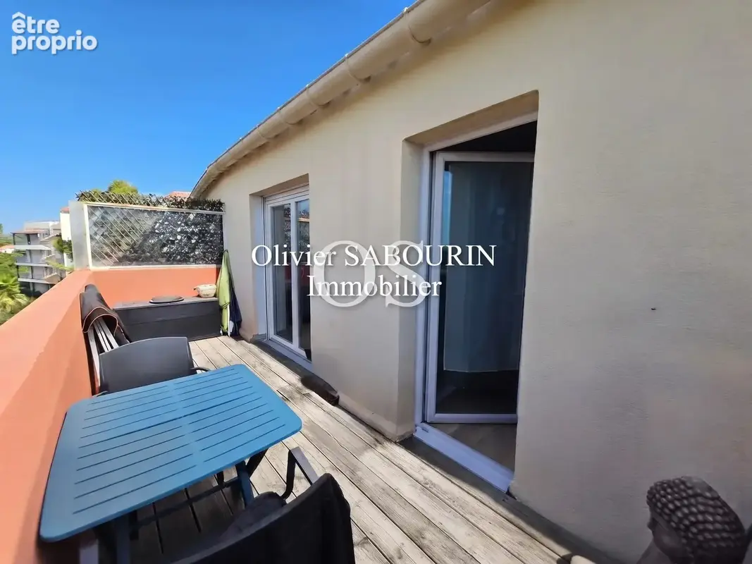 T3 Dernier étage avec terrasse et vue dégagée – Résidence avec piscine - photo 2