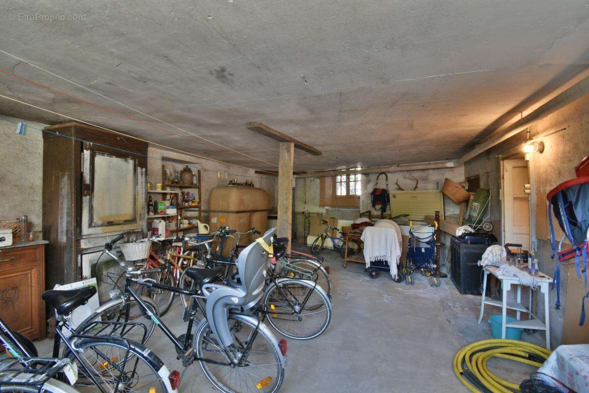 Maison familiale, 5 chambres, au coeur de Prissac (36) - photo 13