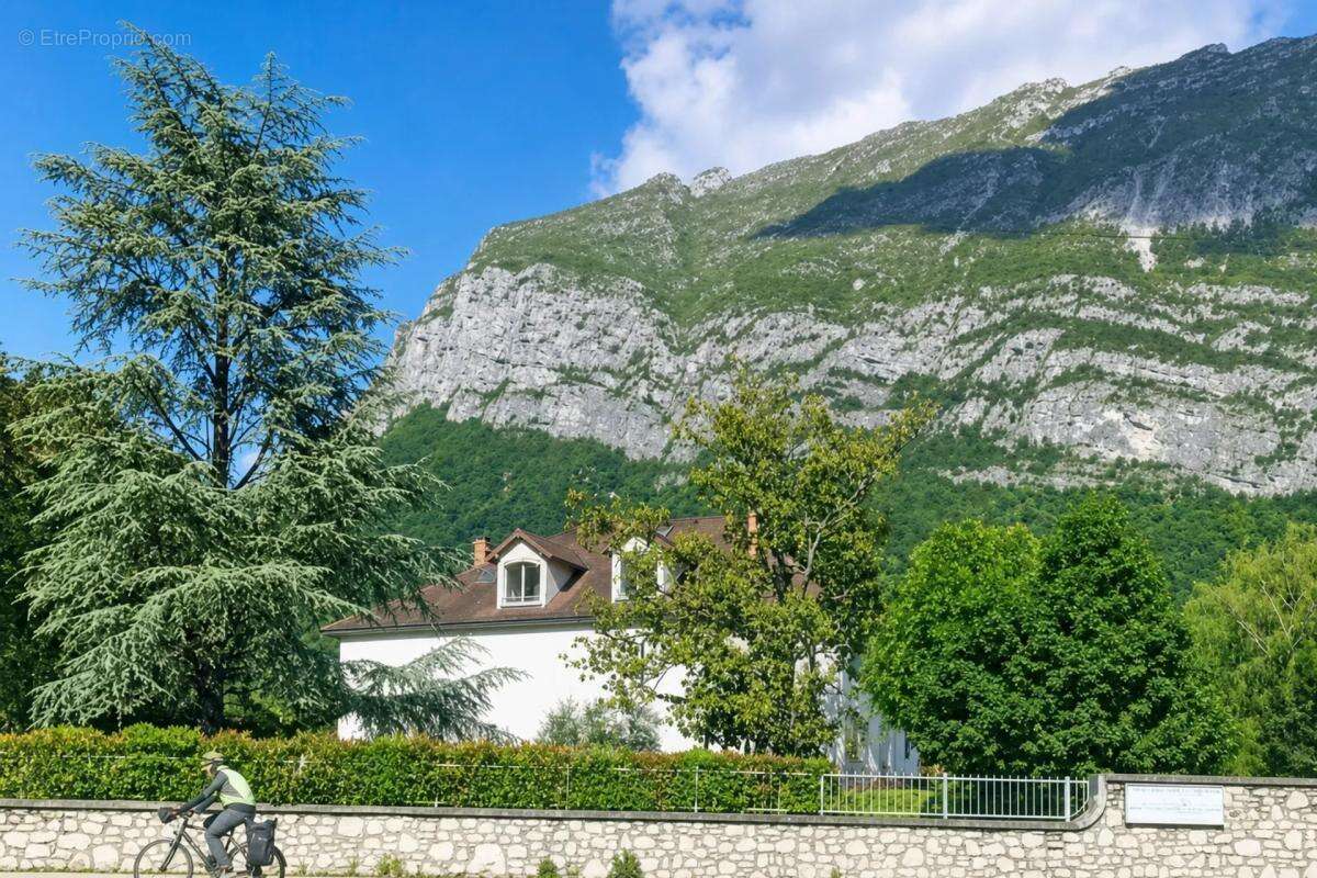 Appartement à SAINT-EGREVE
