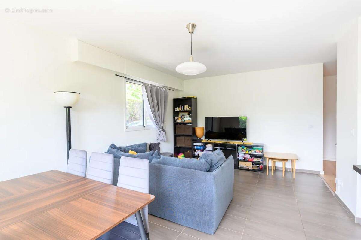 Appartement à SAINT-MAUR-DES-FOSSES