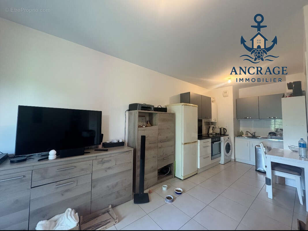 Appartement 39 m² à La Riviere-Saint-Sauveur  - photo 2