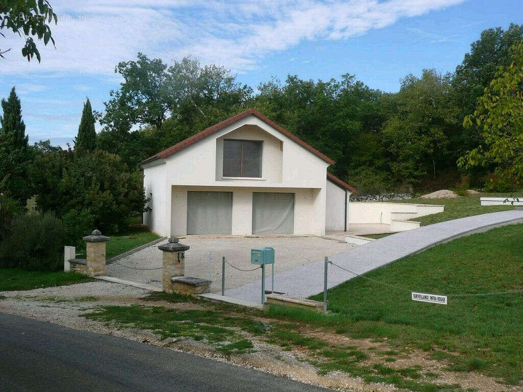 Maison à MONTGESTY