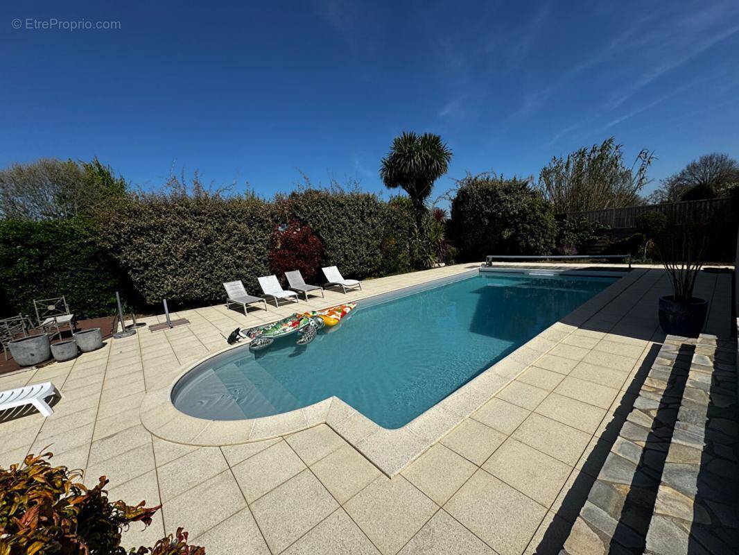 Maison à SAINT-HILAIRE-DE-CHALEONS