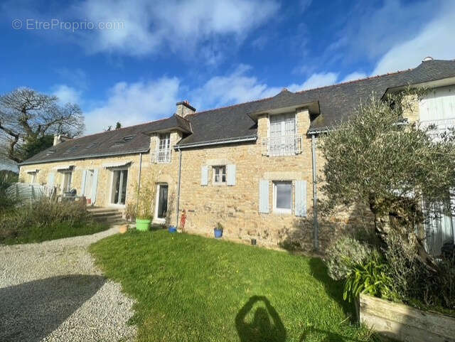 Maison à CLEGUER