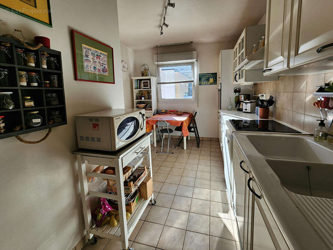 Appartement à LA GARENNE-COLOMBES
