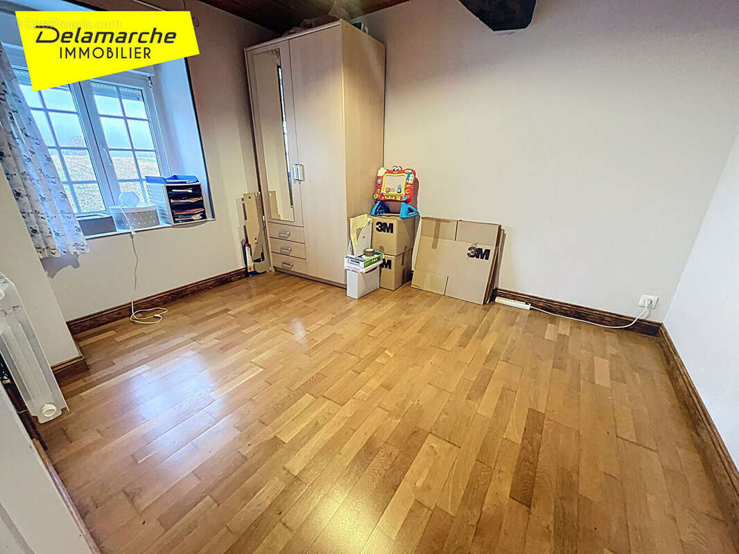 Maison à SAINT-AUBIN-DE-TERREGATTE