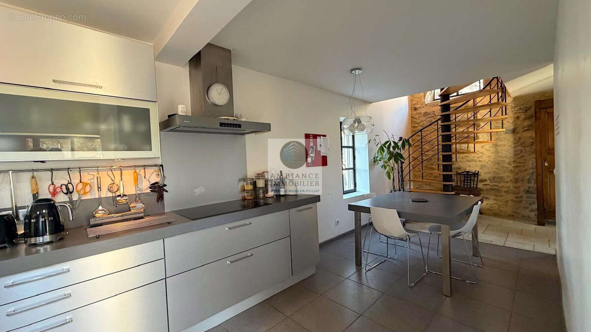 Maison à ETOILE-SUR-RHONE