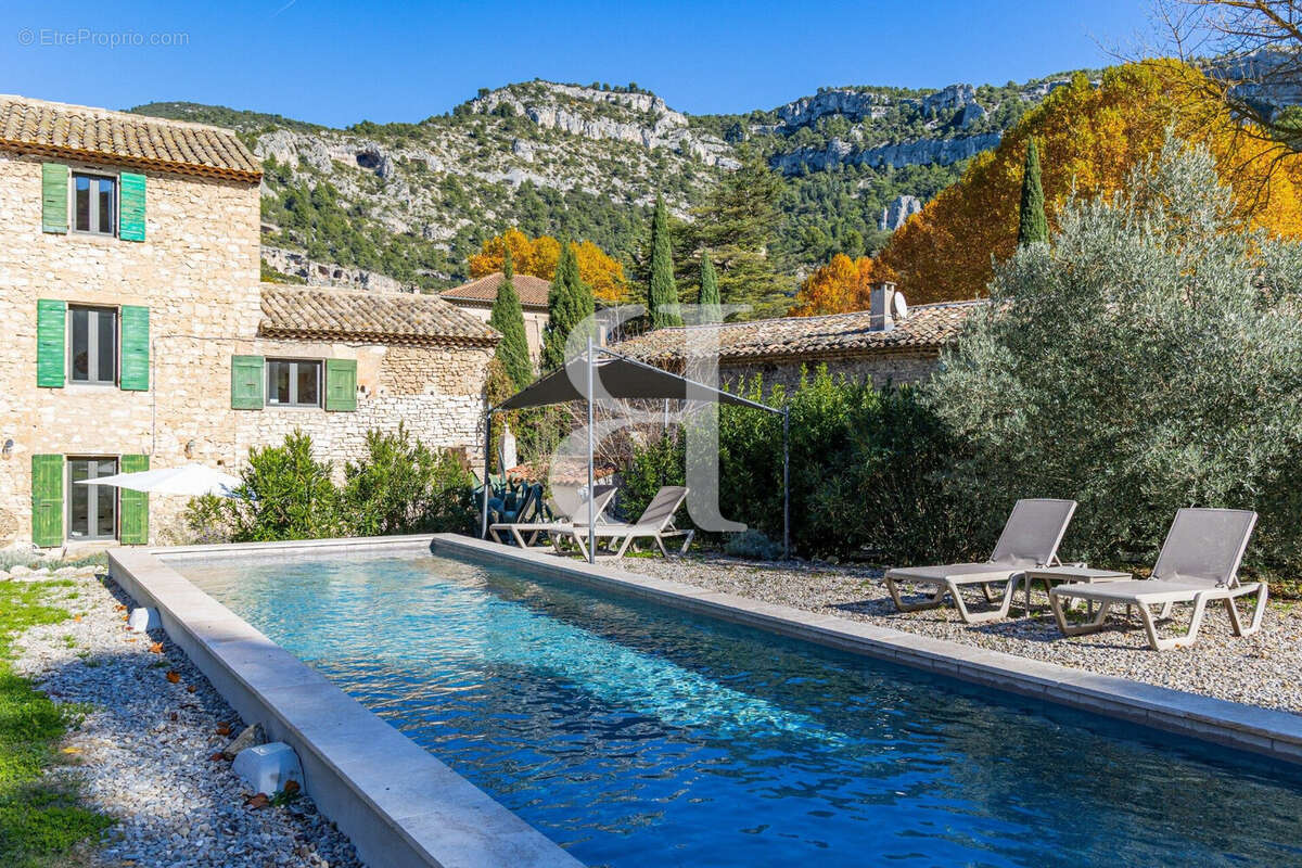 Maison à L'ISLE-SUR-LA-SORGUE
