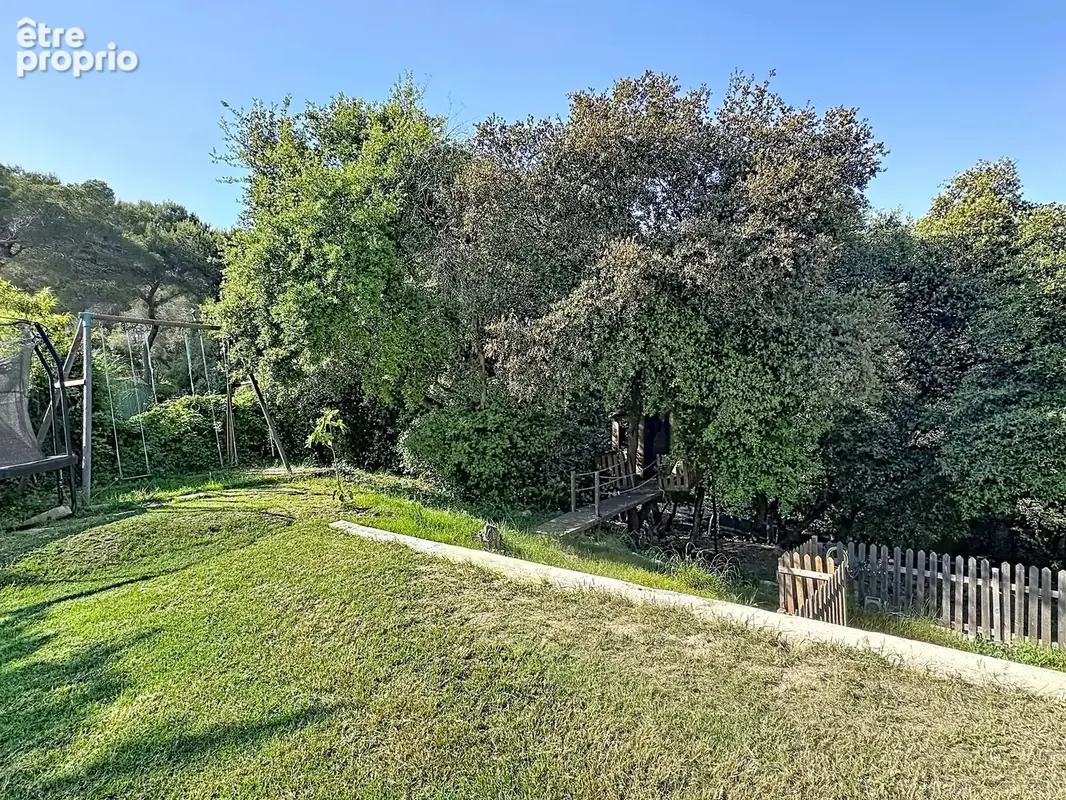 Antibes.Belle propriété.Grand terrain. - photo 7