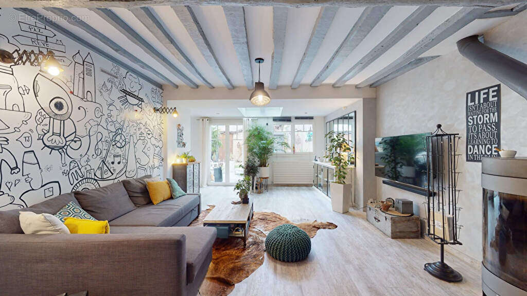 Maison à MEZY-SUR-SEINE