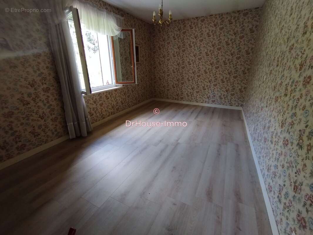 Maison à LES ISSARDS