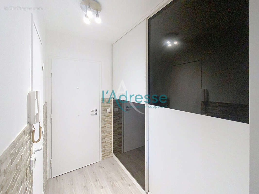 COUP DE COEUR ! Agréable studio avec parking en sous-sol et une cave ! - photo 7