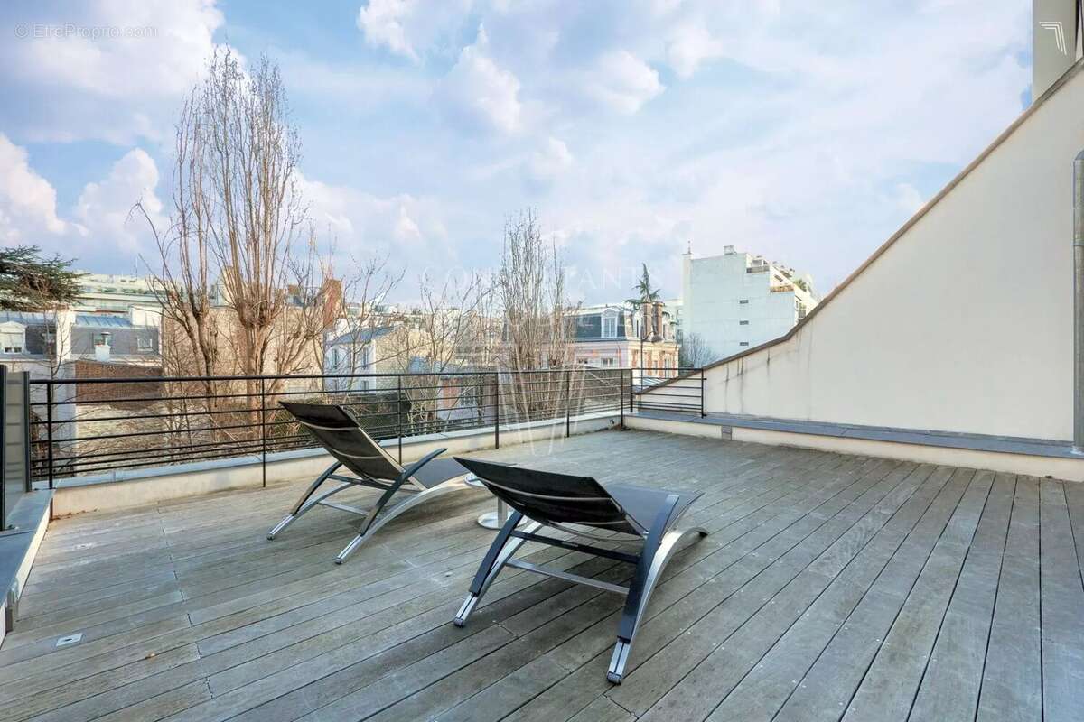 Maison à PARIS-16E